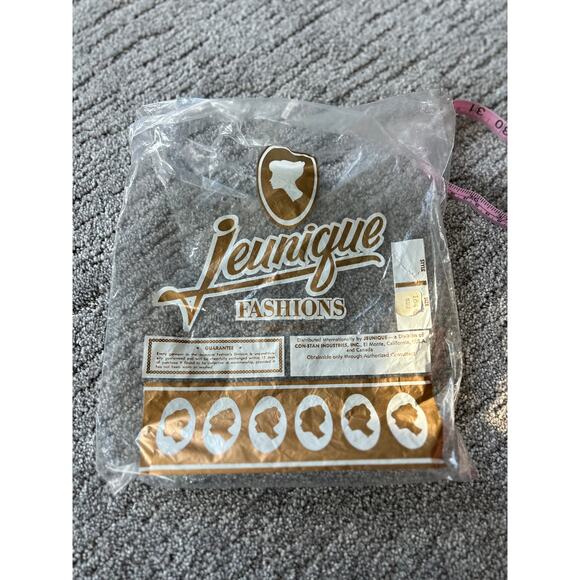 NWT Vintage Long Sleeve Fuchsia and Cream Trim Sleepwear Nightgown Size Medium - Picture 9 of 9